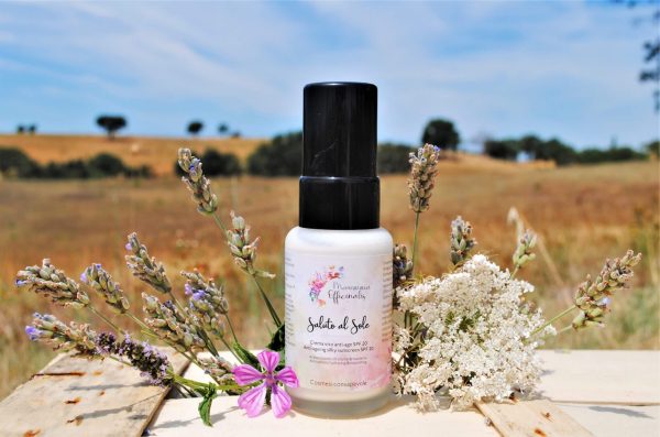 DSC_0184.jpg-scaled-1 - Maremma Officinalis - Saluto al Sole - Crema Viso Fluida Anti-Age SPF 20